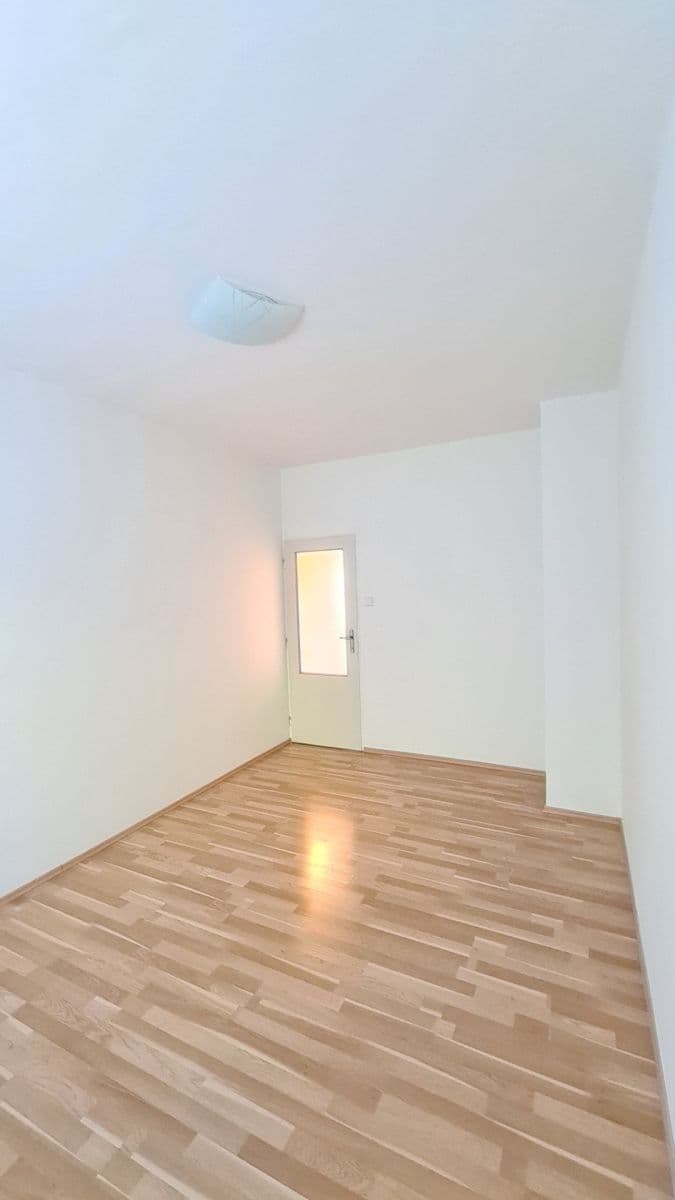 Prenájom bytu 3-izbový 70 m², Pod Pekařkou, Praha, Praha Prenájom bytu 3-izbový 70 m², Pod Pekařkou, Praha, Praha