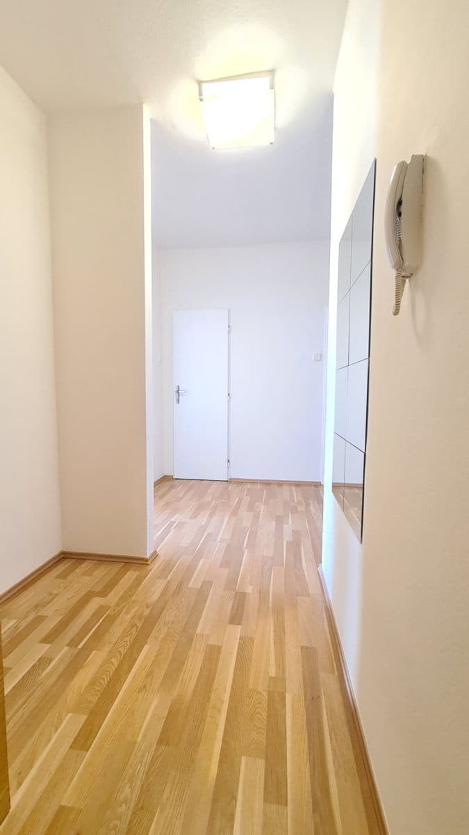 Prenájom bytu 3-izbový 70 m², Pod Pekařkou, Praha, Praha Prenájom bytu 3-izbový 70 m², Pod Pekařkou, Praha, Praha