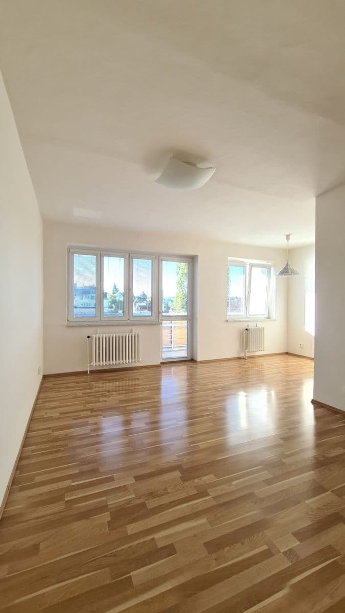 Prenájom bytu 3-izbový 70 m², Pod Pekařkou, Praha, Praha Prenájom bytu 3-izbový 70 m², Pod Pekařkou, Praha, Praha