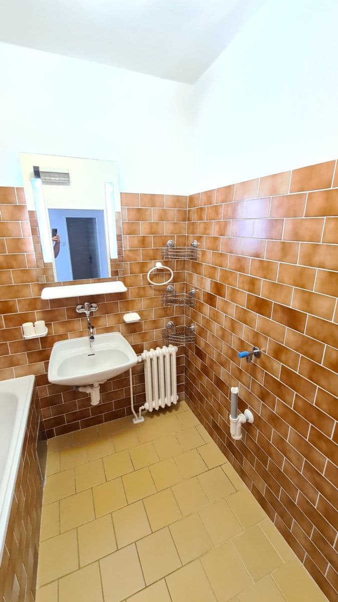 Prenájom bytu 3-izbový 70 m², Pod Pekařkou, Praha, Praha Prenájom bytu 3-izbový 70 m², Pod Pekařkou, Praha, Praha
