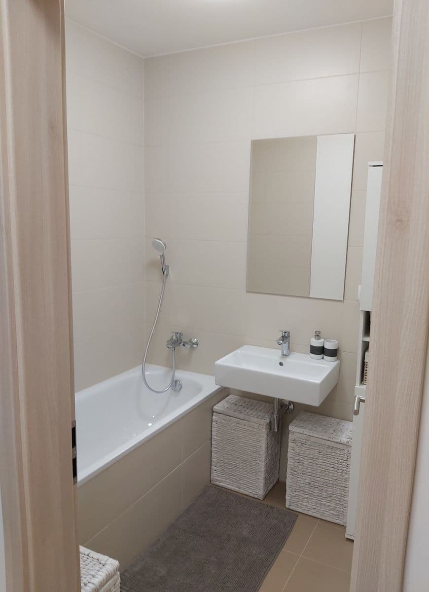 Predaj bytu 2-izbový 84 m², Tomislava P. Kolakoviča, Devínska Nová Ves, Bratislavský kraj Predaj bytu 2-izbový 84 m², Tomislava P. Kolakoviča, Devínska Nová Ves, Bratislavský kraj