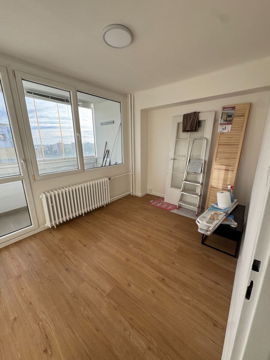 Prenájom bytu 3-izbový 43 m², Evropská, Praha, Praha Prenájom bytu 3-izbový 43 m², Evropská, Praha, Praha