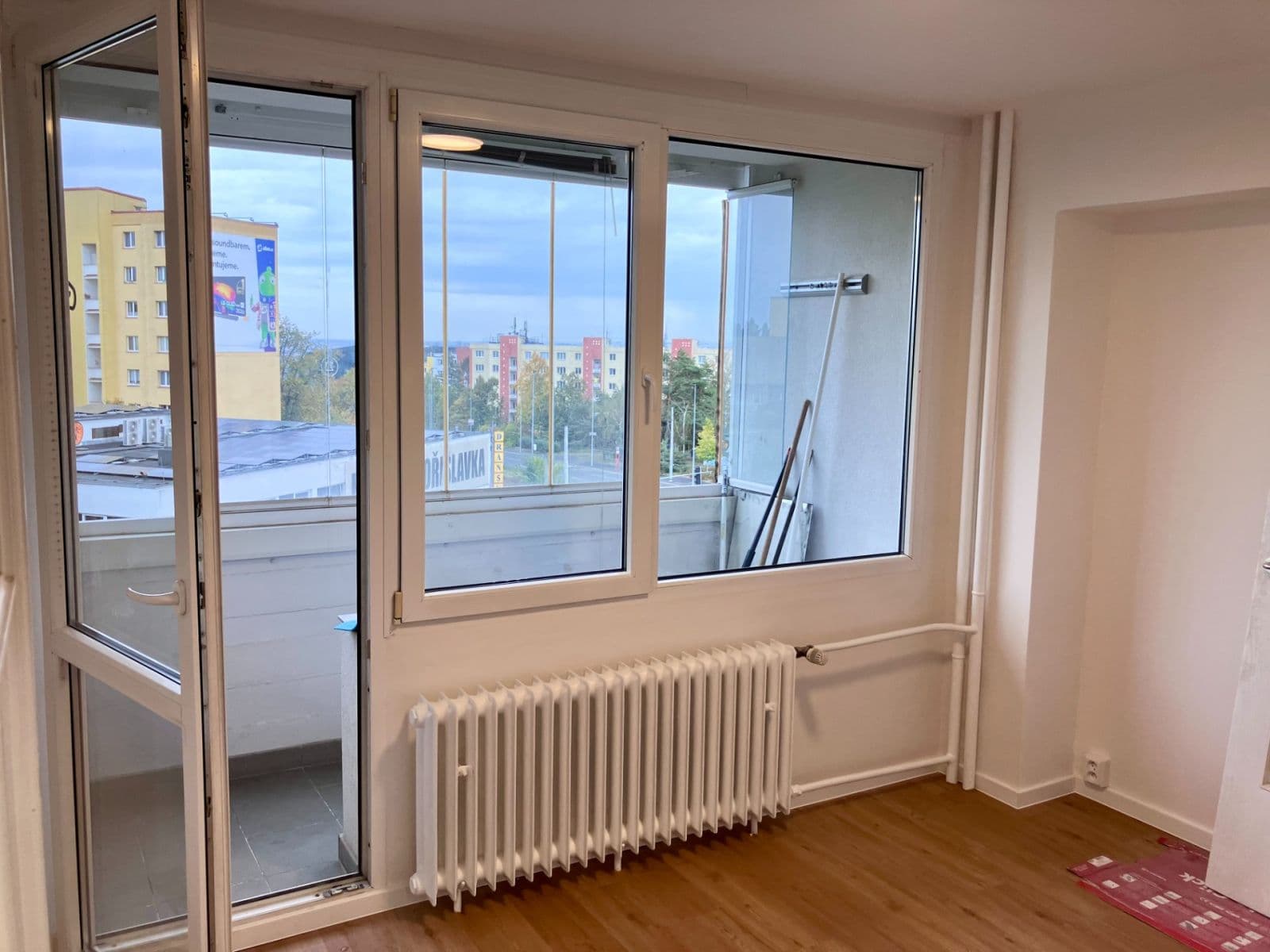 Prenájom bytu 3-izbový 43 m², Evropská, Praha, Praha Prenájom bytu 3-izbový 43 m², Evropská, Praha, Praha