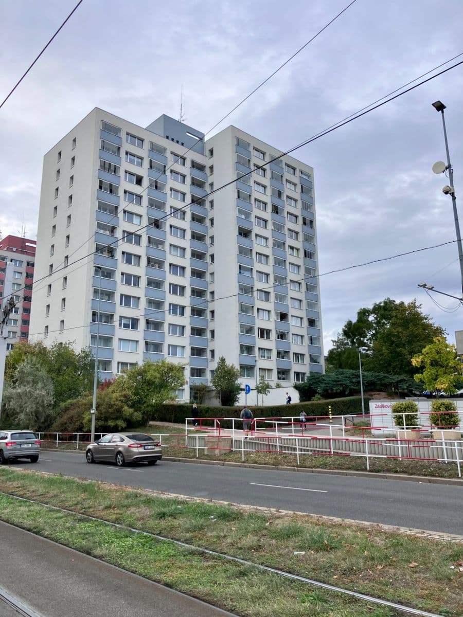 Prenájom bytu 3-izbový 43 m², Evropská, Praha, Praha Prenájom bytu 3-izbový 43 m², Evropská, Praha, Praha