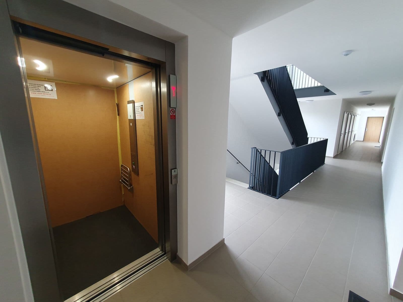 Prenájom bytu 2-izbový 59 m², U Parketárny, Unhošť, Středočeský kraj Prenájom bytu 2-izbový 59 m², U Parketárny, Unhošť, Středočeský kraj