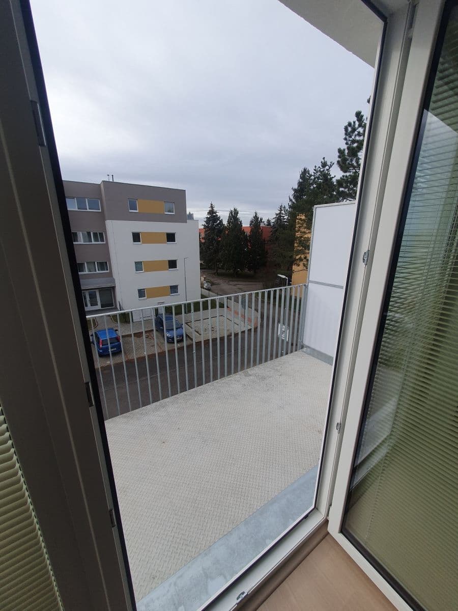 Prenájom bytu 2-izbový 59 m², U Parketárny, Unhošť, Středočeský kraj Prenájom bytu 2-izbový 59 m², U Parketárny, Unhošť, Středočeský kraj