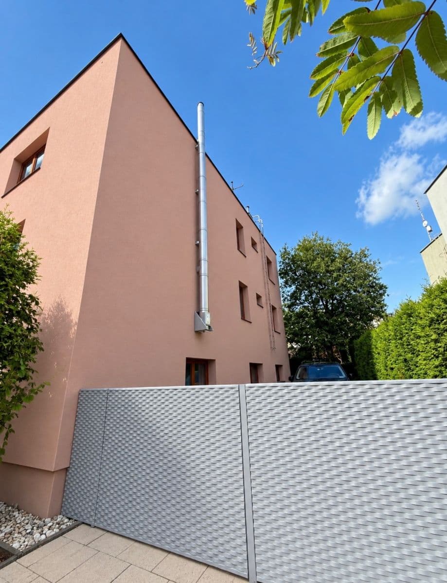 Predaj domu 245 m², pozemok 600 m², Horní, Jihlava, Kraj Vysočina Predaj domu 245 m², pozemok 600 m², Horní, Jihlava, Kraj Vysočina