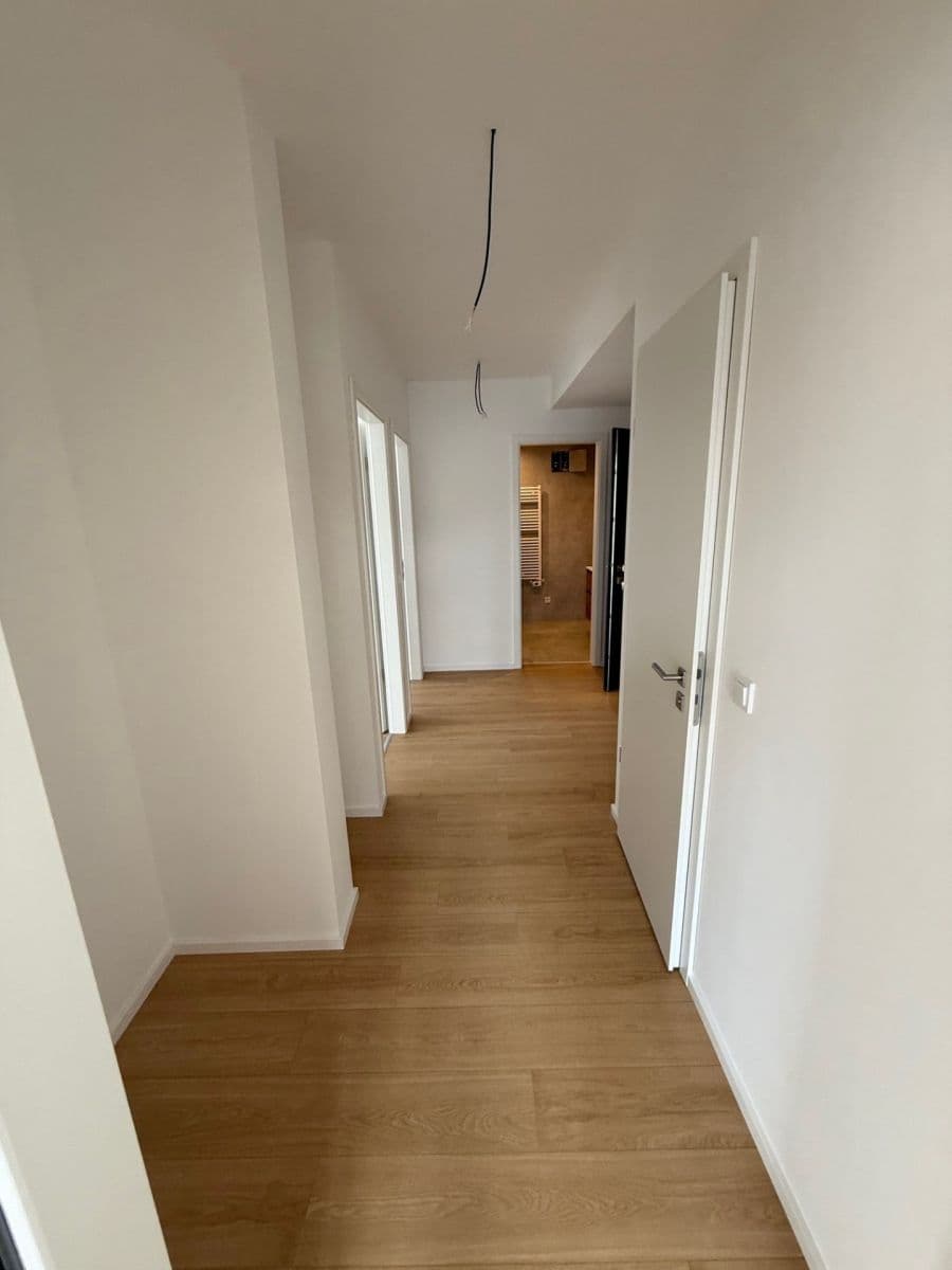 Prenájom bytu 3-izbový 72 m², U Engerthu, Kladno, Středočeský kraj Prenájom bytu 3-izbový 72 m², U Engerthu, Kladno, Středočeský kraj