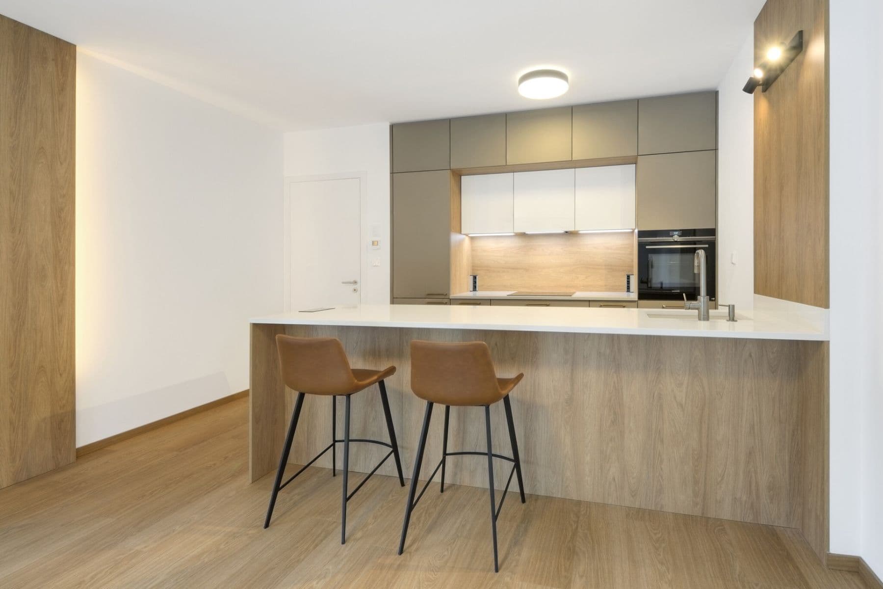 Prenájom bytu 2-izbový 58 m², U Sluncové, Praha, Praha Prenájom bytu 2-izbový 58 m², U Sluncové, Praha, Praha