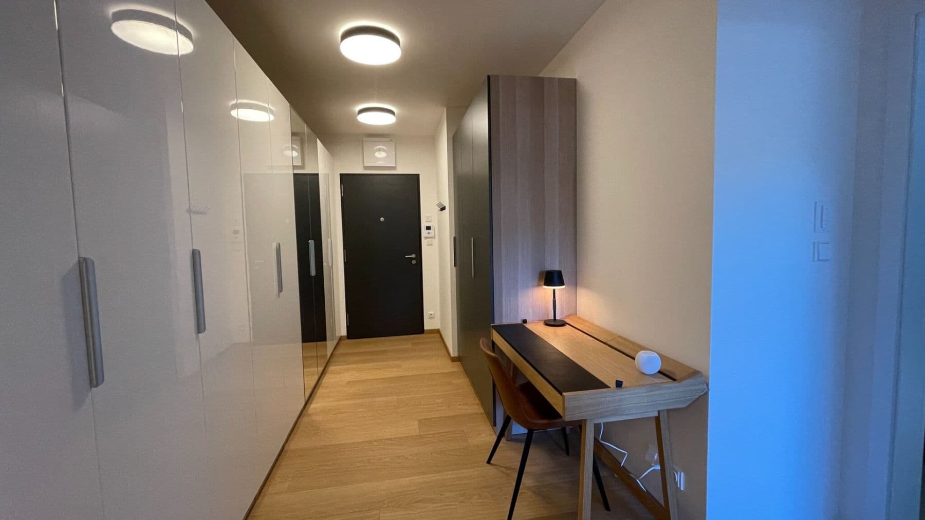 Prenájom bytu 2-izbový 58 m², U Sluncové, Praha, Praha Prenájom bytu 2-izbový 58 m², U Sluncové, Praha, Praha