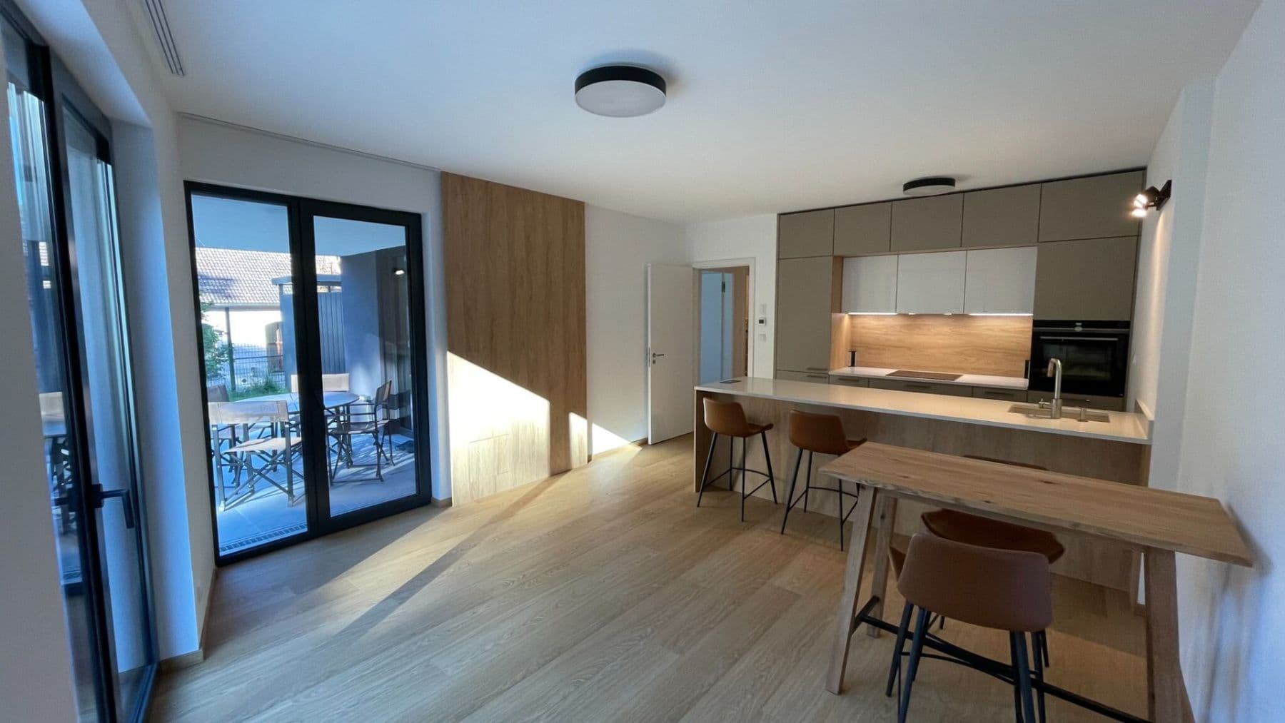 Prenájom bytu 2-izbový 58 m², U Sluncové, Praha, Praha Prenájom bytu 2-izbový 58 m², U Sluncové, Praha, Praha