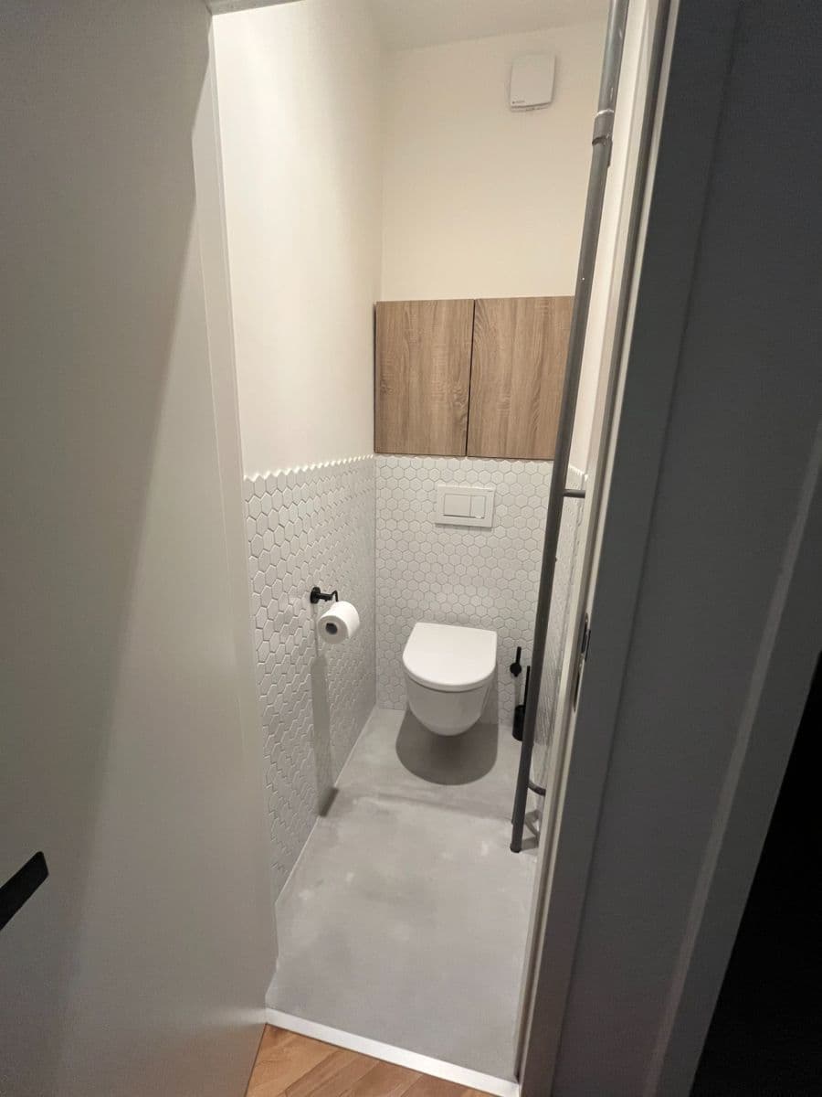 Prenájom bytu 2-izbový 65 m², Kolátorova, Praha, Praha Prenájom bytu 2-izbový 65 m², Kolátorova, Praha, Praha