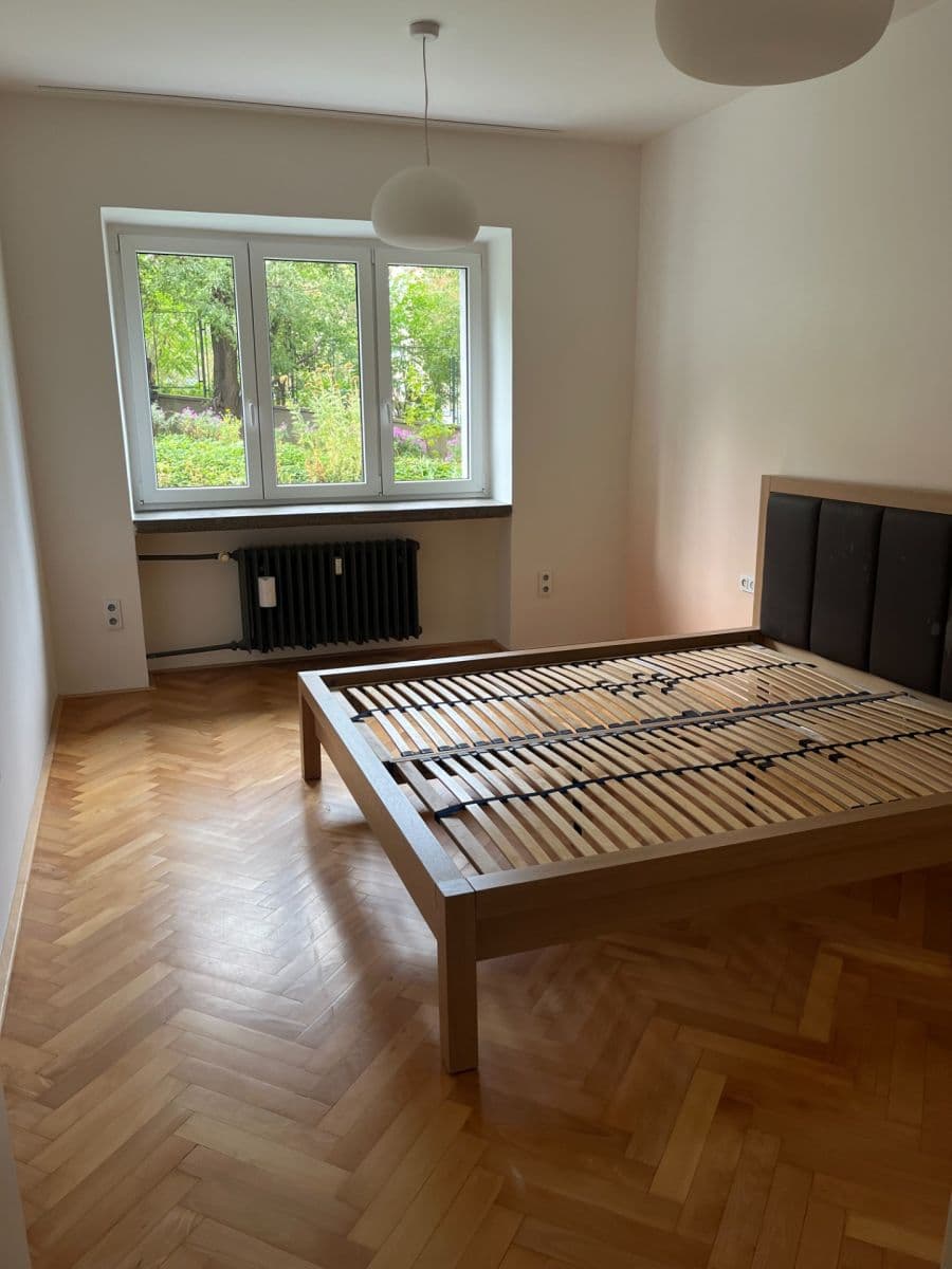 Prenájom bytu 2-izbový 65 m², Kolátorova, Praha, Praha Prenájom bytu 2-izbový 65 m², Kolátorova, Praha, Praha