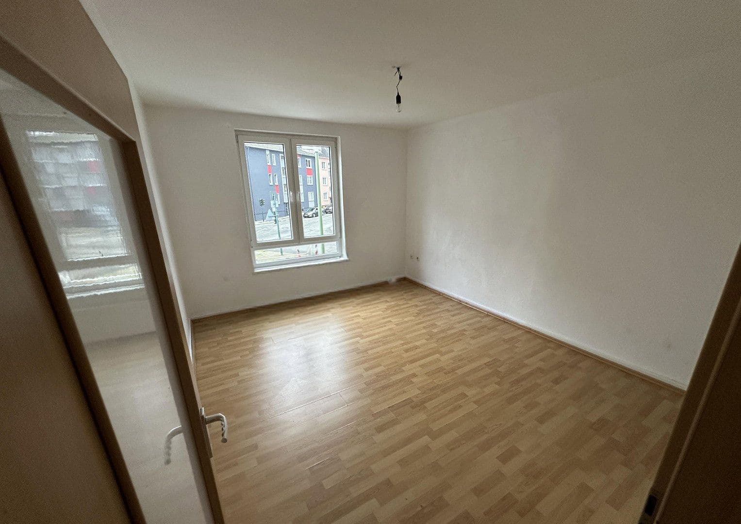 Prenájom bytu 4-izbový 97 m², körnerstraße 4, Essen, Severné Porýnie - Westfálsko Prenájom bytu 4-izbový 97 m², körnerstraße 4, Essen, Severné Porýnie - Westfálsko
