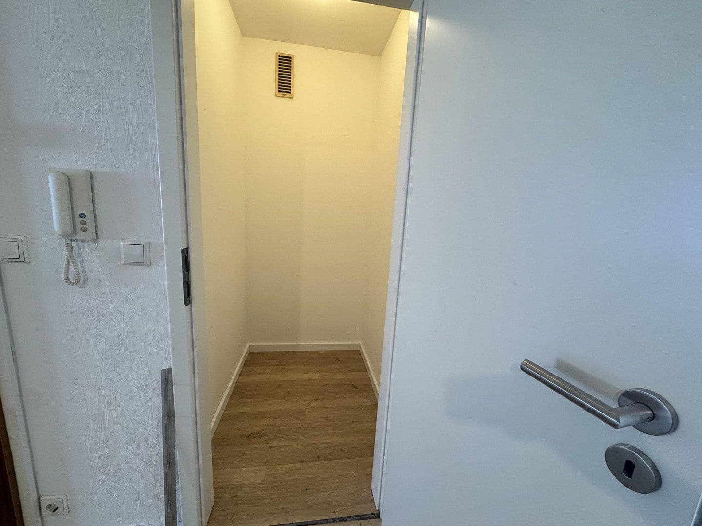 Prenájom bytu 2-izbový 67 m², Carl-Haag Str. 31, Villingen-Schwenningen, Bádensko-Wurttembersko Prenájom bytu 2-izbový 67 m², Carl-Haag Str. 31, Villingen-Schwenningen, Bádensko-Wurttembersko