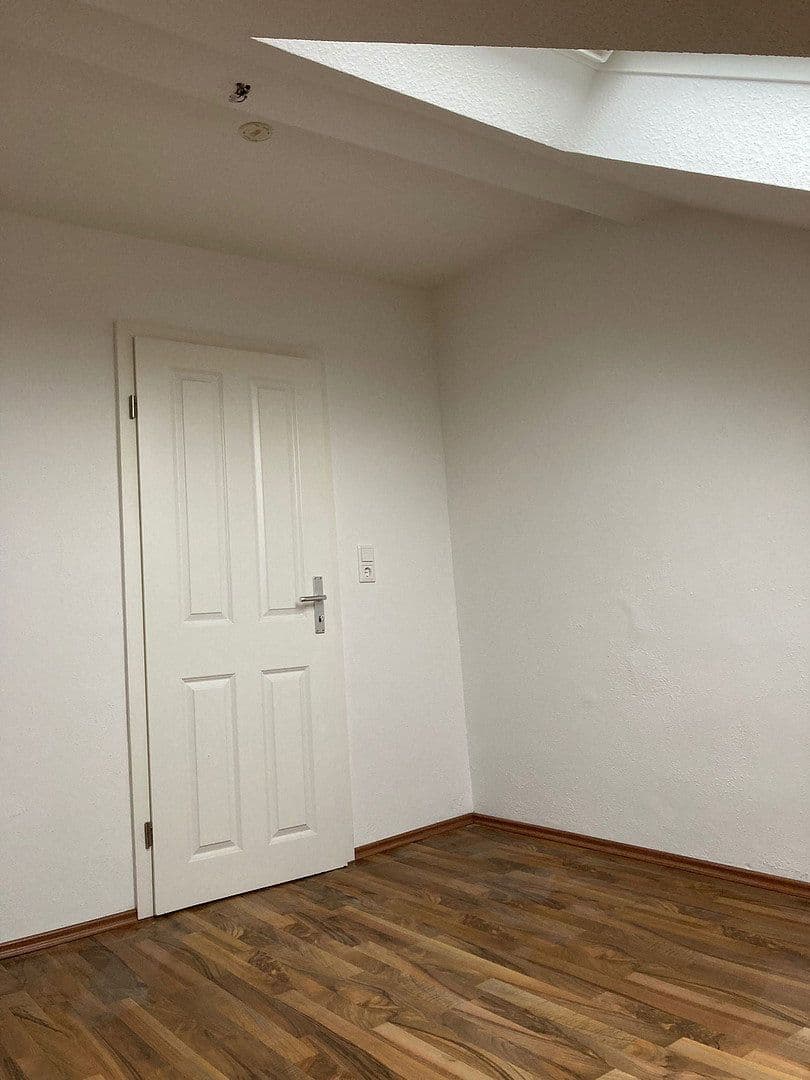 Prenájom bytu 3-izbový 55 m², Bismarckstraße 10, Offenbach am Main, Hesensko Prenájom bytu 3-izbový 55 m², Bismarckstraße 10, Offenbach am Main, Hesensko