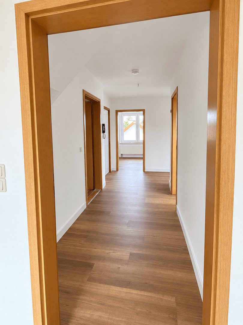 Prenájom bytu 3-izbový 70 m², Langenbernsdorf, Sasko Prenájom bytu 3-izbový 70 m², Langenbernsdorf, Sasko