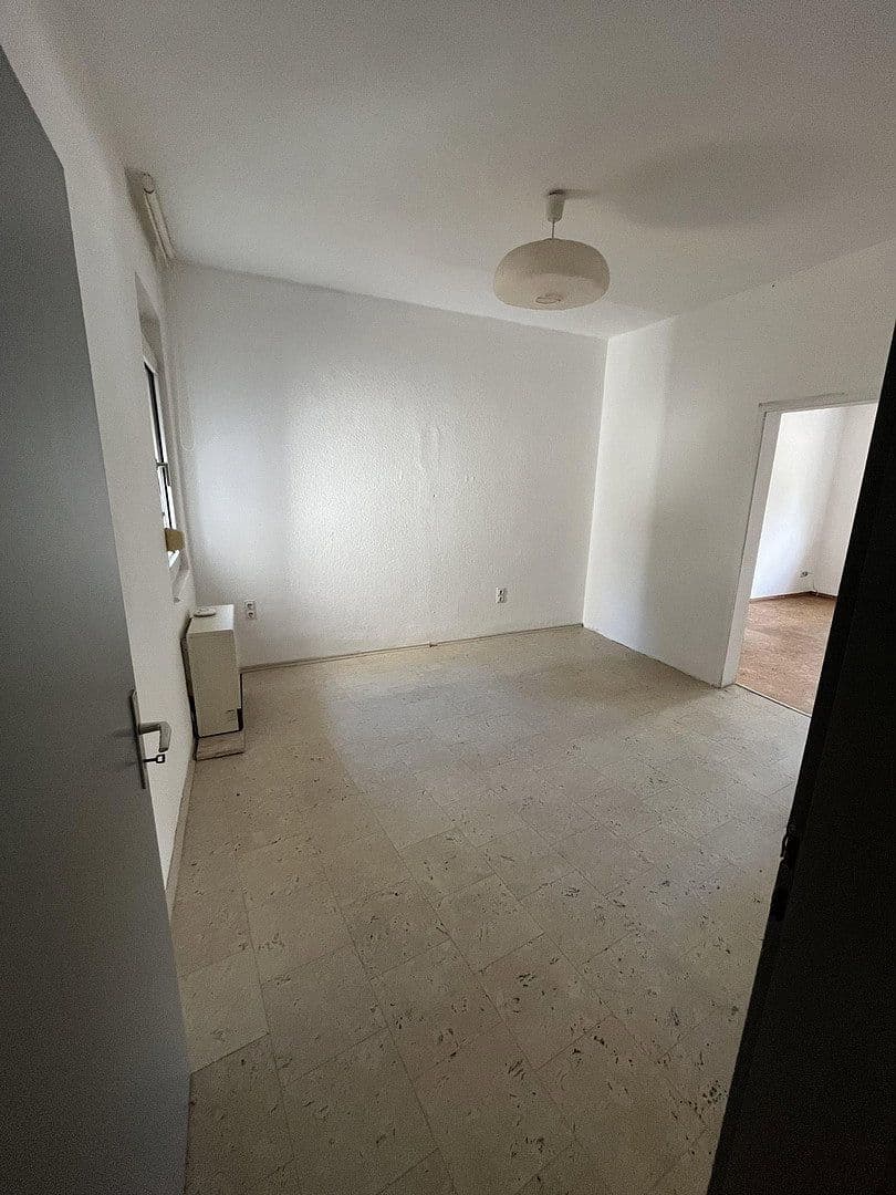 Predaj domu 132 m², pozemok 358 m², Karlsruhe, Bádensko-Wurttembersko Predaj domu 132 m², pozemok 358 m², Karlsruhe, Bádensko-Wurttembersko