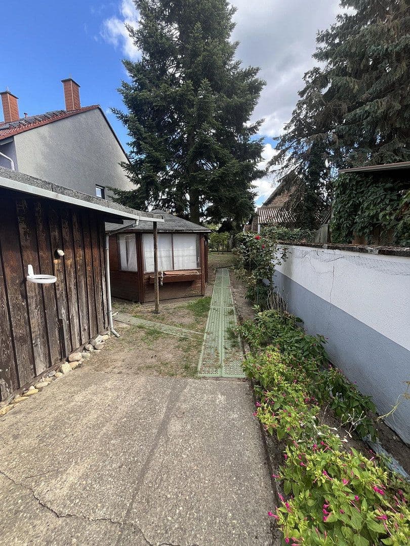 Predaj domu 132 m², pozemok 358 m², Karlsruhe, Bádensko-Wurttembersko Predaj domu 132 m², pozemok 358 m², Karlsruhe, Bádensko-Wurttembersko