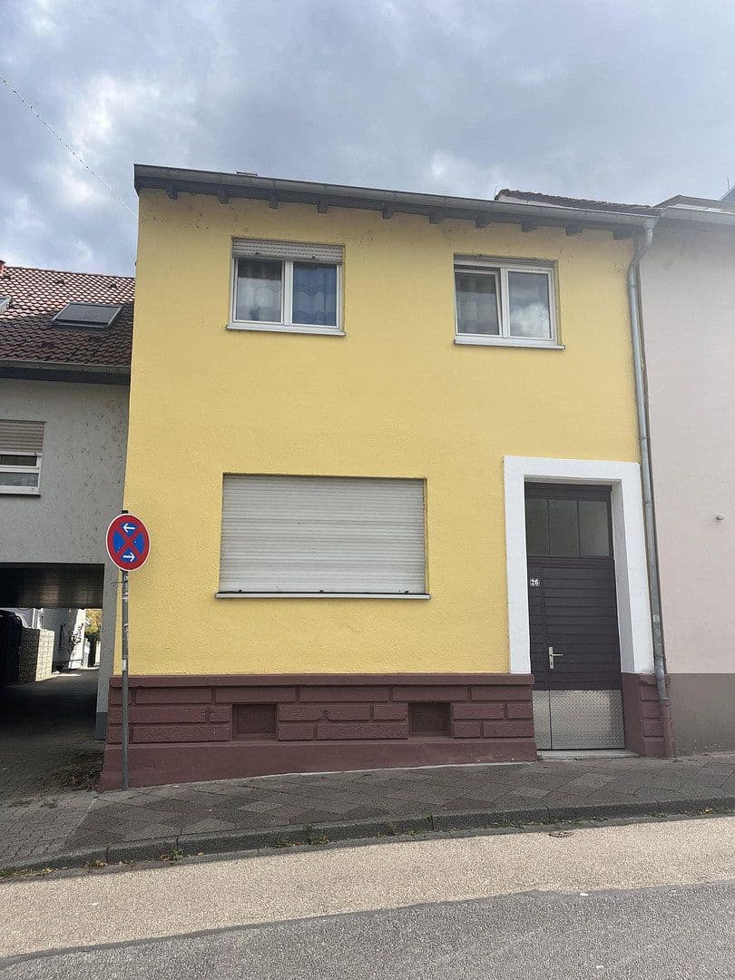 Predaj domu 132 m², pozemok 358 m², Karlsruhe, Bádensko-Wurttembersko Predaj domu 132 m², pozemok 358 m², Karlsruhe, Bádensko-Wurttembersko