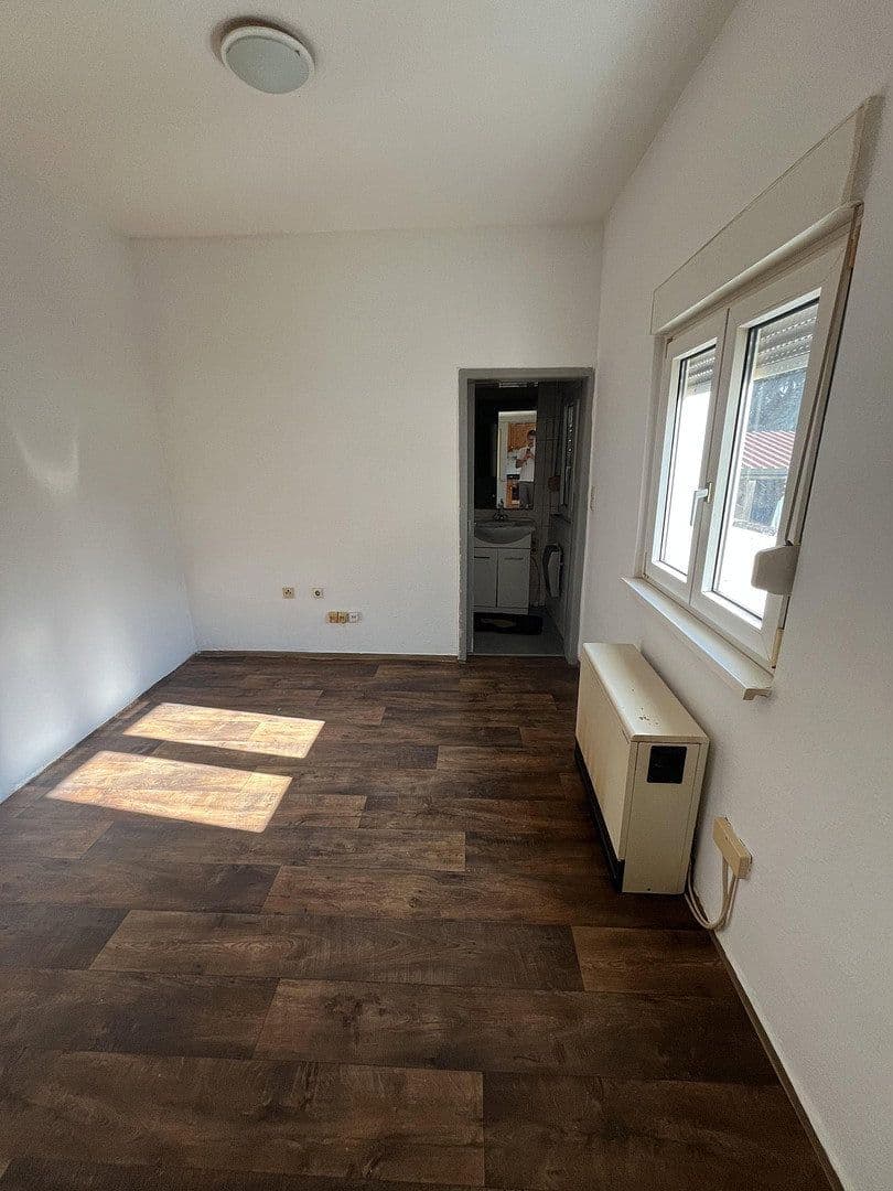 Predaj domu 132 m², pozemok 358 m², Karlsruhe, Bádensko-Wurttembersko Predaj domu 132 m², pozemok 358 m², Karlsruhe, Bádensko-Wurttembersko