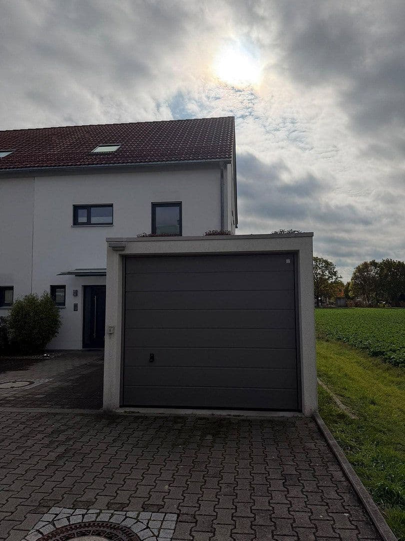 Predaj domu 141 m², pozemok 228 m², Oberschleißheim, Bavorsko Predaj domu 141 m², pozemok 228 m², Oberschleißheim, Bavorsko