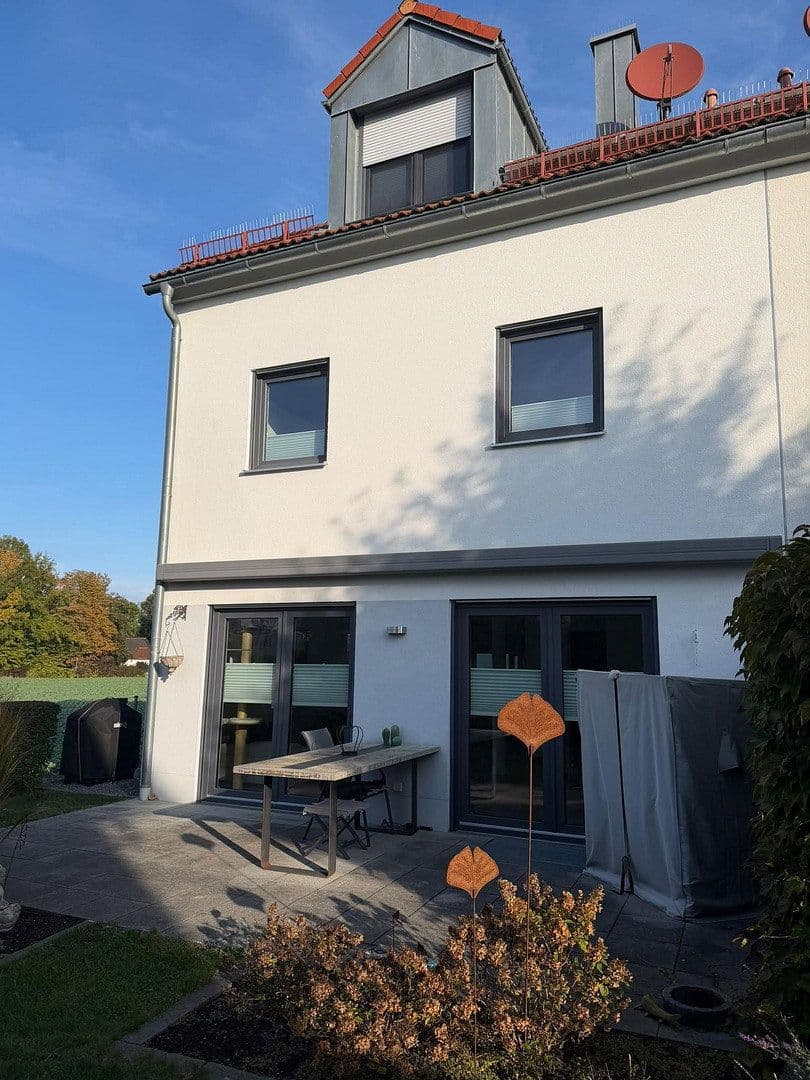 Predaj domu 141 m², pozemok 228 m², Oberschleißheim, Bavorsko Predaj domu 141 m², pozemok 228 m², Oberschleißheim, Bavorsko