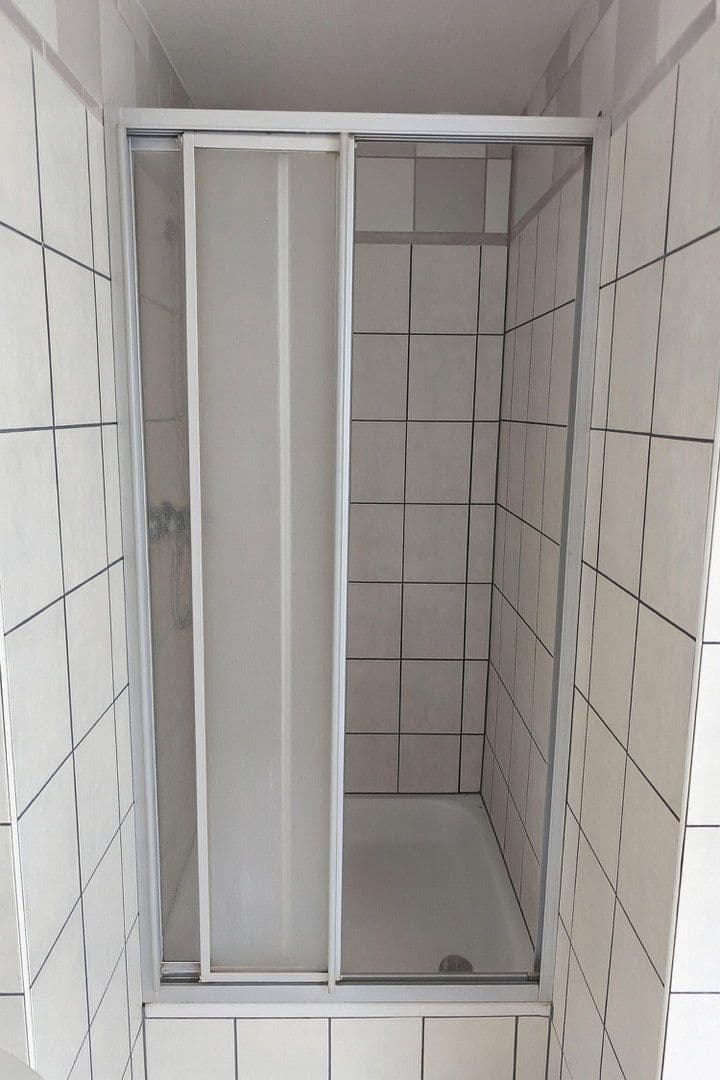 Prenájom bytu 3-izbový 100 m², Brundelstraße 20, Bochum, Severné Porýnie - Westfálsko Prenájom bytu 3-izbový 100 m², Brundelstraße 20, Bochum, Severné Porýnie - Westfálsko