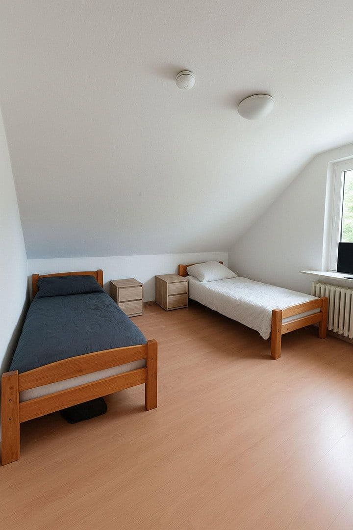 Prenájom bytu 3-izbový 100 m², Brundelstraße 20, Bochum, Severné Porýnie - Westfálsko Prenájom bytu 3-izbový 100 m², Brundelstraße 20, Bochum, Severné Porýnie - Westfálsko