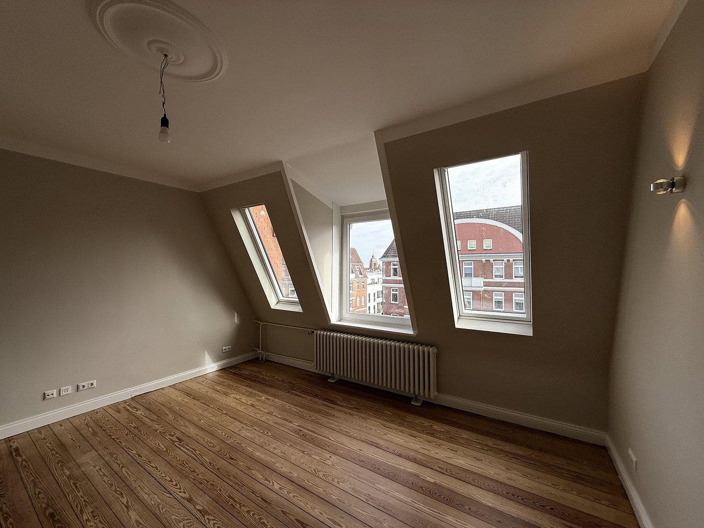 Prenájom bytu 3-izbový 80 m², Holtenauer Straße 319, Kiel, Šlezvicko-Holštajnsko Prenájom bytu 3-izbový 80 m², Holtenauer Straße 319, Kiel, Šlezvicko-Holštajnsko