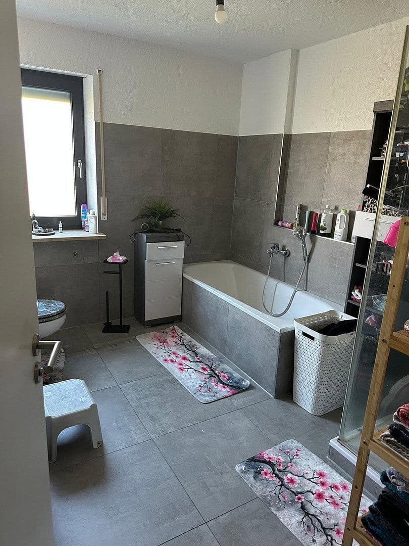 Prenájom domu 150 m², pozemok 160 m², Untermeitingen, Bavorsko Prenájom domu 150 m², pozemok 160 m², Untermeitingen, Bavorsko
