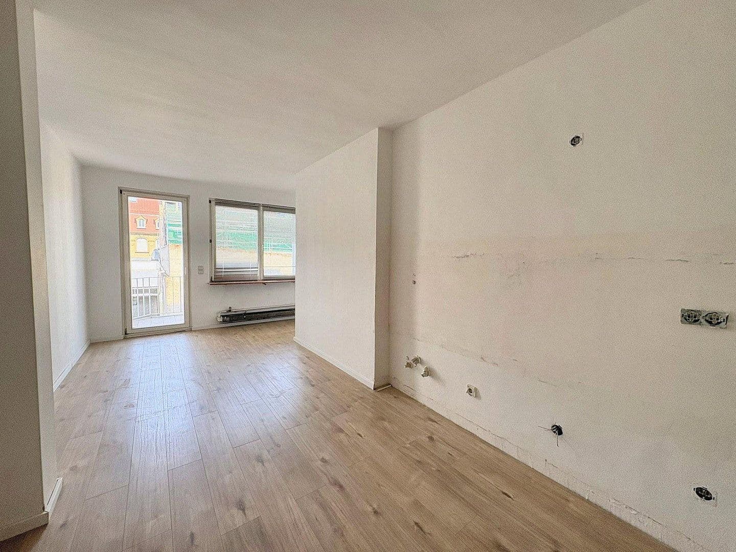 Prenájom bytu 3-izbový 120 m², F1/4, Mannheim, Bádensko-Wurttembersko Prenájom bytu 3-izbový 120 m², F1/4, Mannheim, Bádensko-Wurttembersko