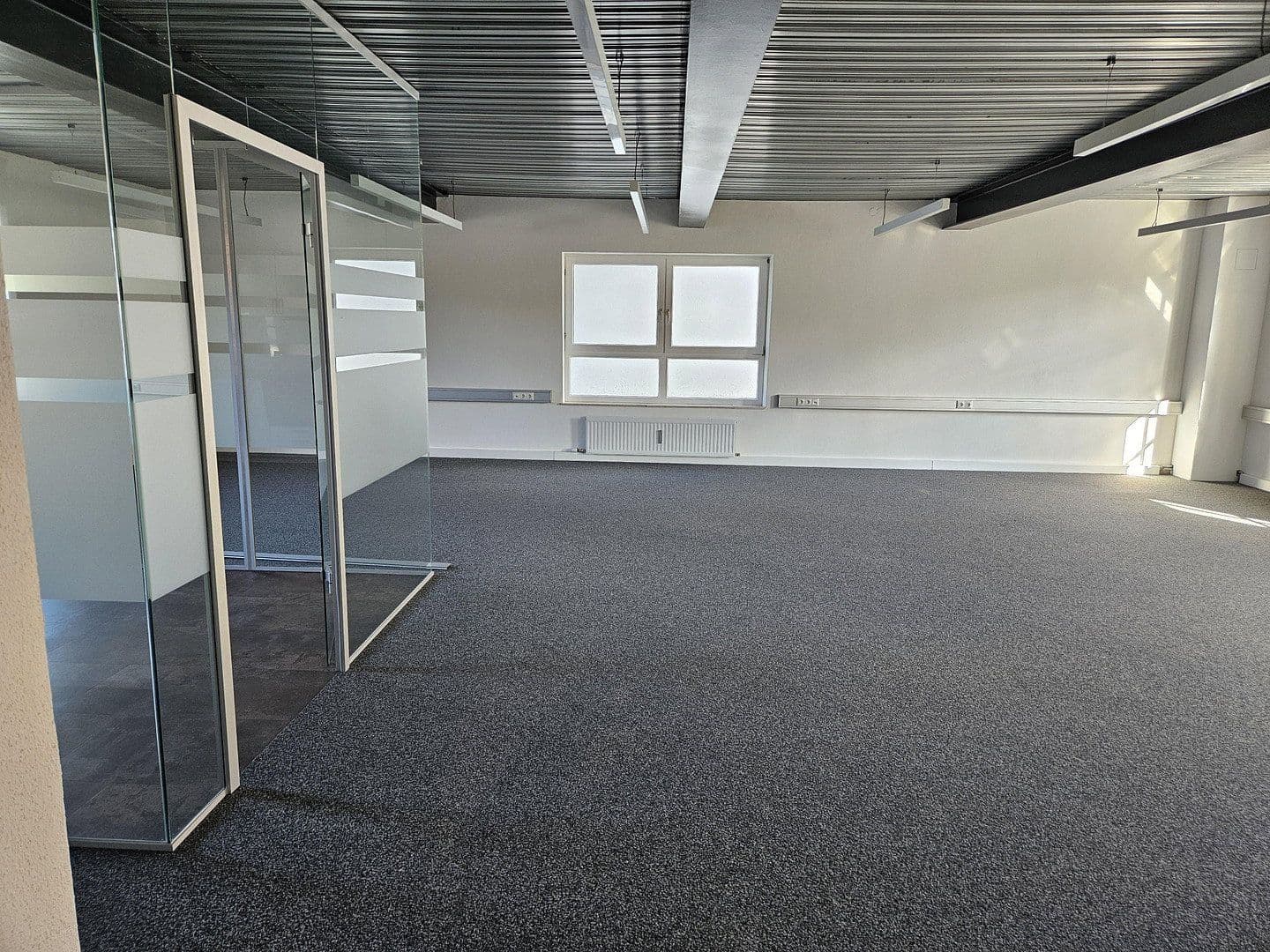 Prenájom kancelárie 133 m², Kirchenstraße 2, Feldkirchen, Bavorsko Prenájom kancelárie 133 m², Kirchenstraße 2, Feldkirchen, Bavorsko