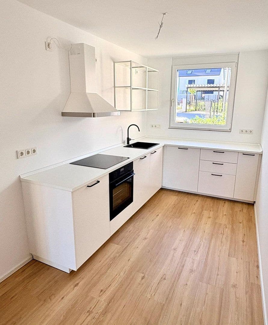 Prenájom domu 145 m², pozemok 115 m², Stein, Bavorsko Prenájom domu 145 m², pozemok 115 m², Stein, Bavorsko