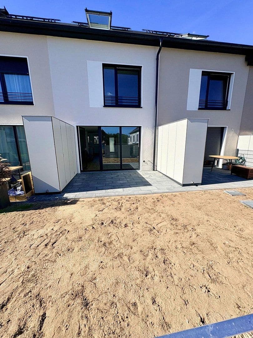 Prenájom domu 145 m², pozemok 115 m², Stein, Bavorsko Prenájom domu 145 m², pozemok 115 m², Stein, Bavorsko