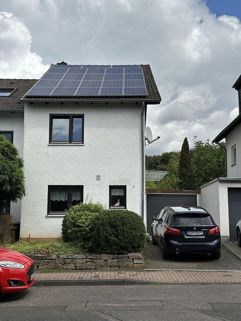 Predaj domu 134 m², pozemok 213 m², Bergisch Gladbach, Severné Porýnie - Westfálsko Predaj domu 134 m², pozemok 213 m², Bergisch Gladbach, Severné Porýnie - Westfálsko