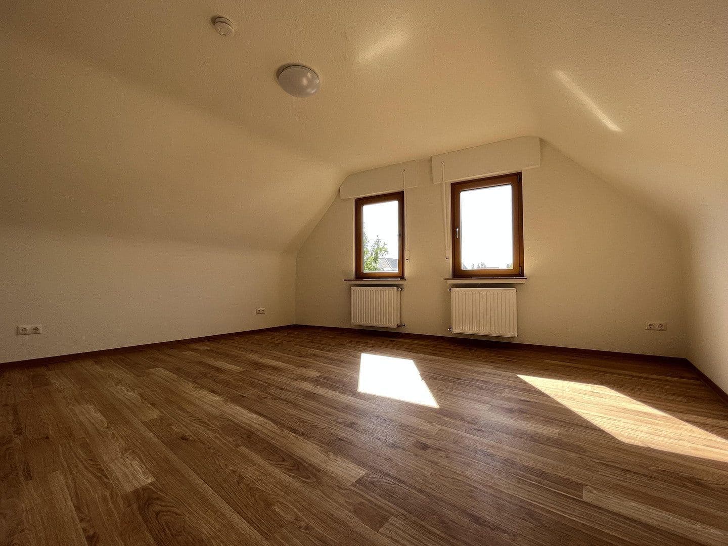 Prenájom bytu 2-izbový 54 m², Andernach, Porýnie-Falcko Prenájom bytu 2-izbový 54 m², Andernach, Porýnie-Falcko