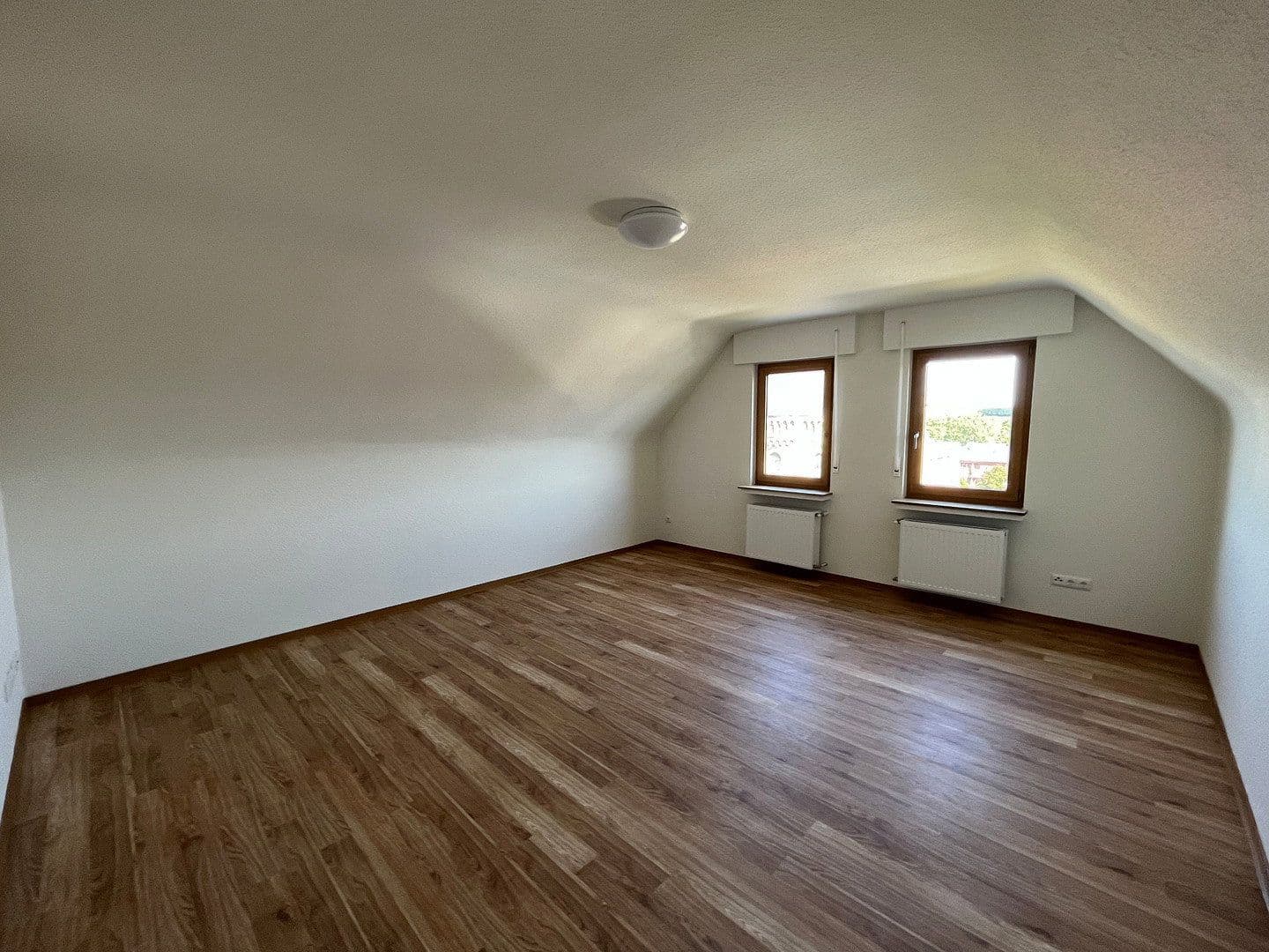 Prenájom bytu 2-izbový 54 m², Andernach, Porýnie-Falcko Prenájom bytu 2-izbový 54 m², Andernach, Porýnie-Falcko