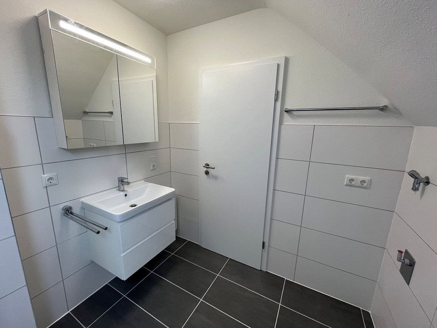 Prenájom bytu 2-izbový 54 m², Andernach, Porýnie-Falcko Prenájom bytu 2-izbový 54 m², Andernach, Porýnie-Falcko