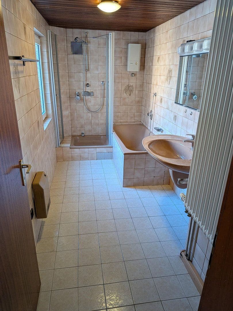 Prenájom bytu 4-izbový 110 m², Zweibrücker Str. 18, Pirmasens, Porýnie-Falcko Prenájom bytu 4-izbový 110 m², Zweibrücker Str. 18, Pirmasens, Porýnie-Falcko