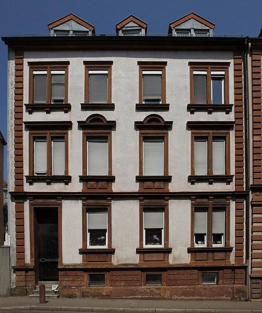 Prenájom bytu 4-izbový 110 m², Zweibrücker Str. 18, Pirmasens, Porýnie-Falcko Prenájom bytu 4-izbový 110 m², Zweibrücker Str. 18, Pirmasens, Porýnie-Falcko