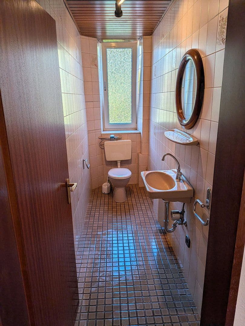 Prenájom bytu 4-izbový 110 m², Zweibrücker Str. 18, Pirmasens, Porýnie-Falcko Prenájom bytu 4-izbový 110 m², Zweibrücker Str. 18, Pirmasens, Porýnie-Falcko