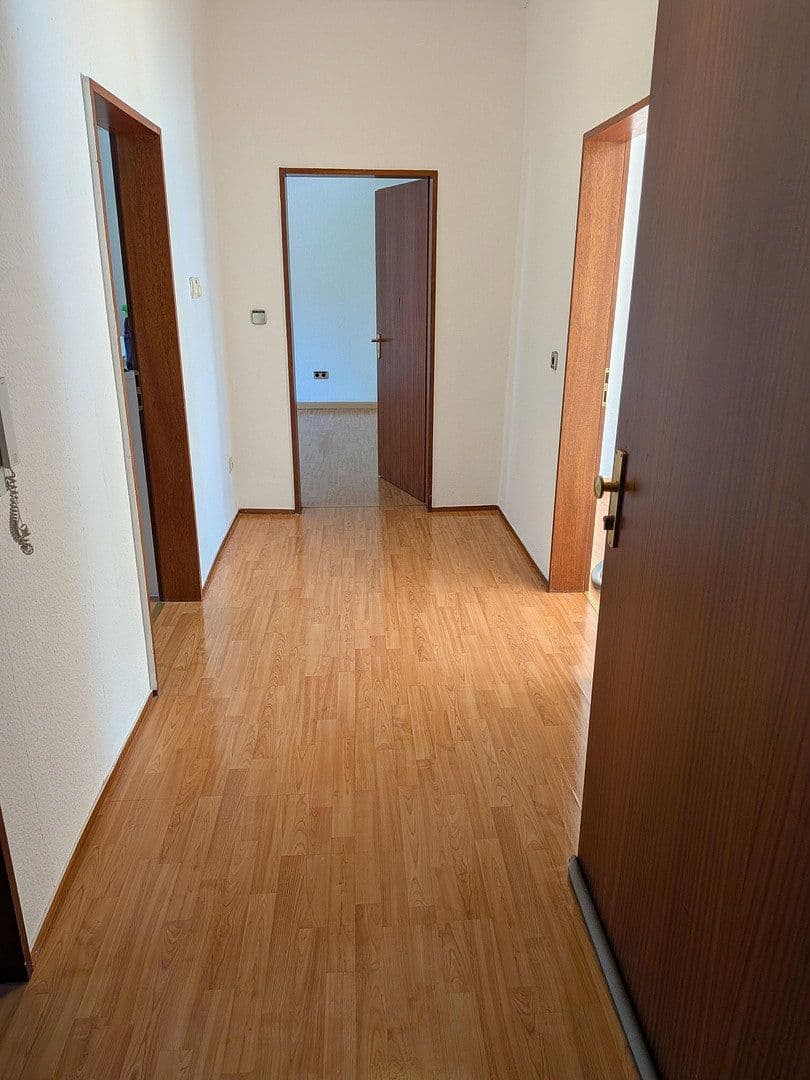 Prenájom bytu 4-izbový 110 m², Zweibrücker Str. 18, Pirmasens, Porýnie-Falcko Prenájom bytu 4-izbový 110 m², Zweibrücker Str. 18, Pirmasens, Porýnie-Falcko