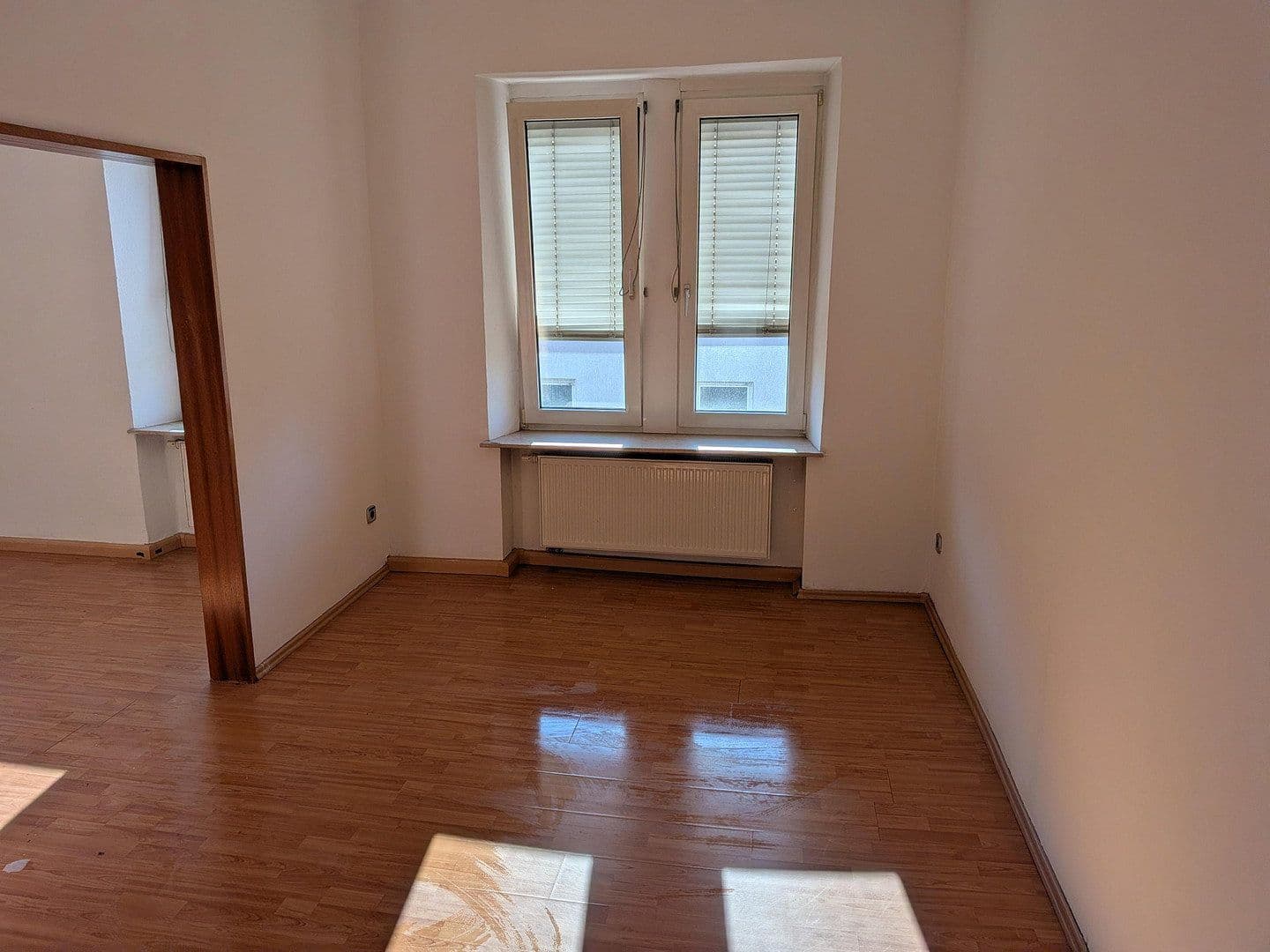 Prenájom bytu 4-izbový 110 m², Zweibrücker Str. 18, Pirmasens, Porýnie-Falcko Prenájom bytu 4-izbový 110 m², Zweibrücker Str. 18, Pirmasens, Porýnie-Falcko