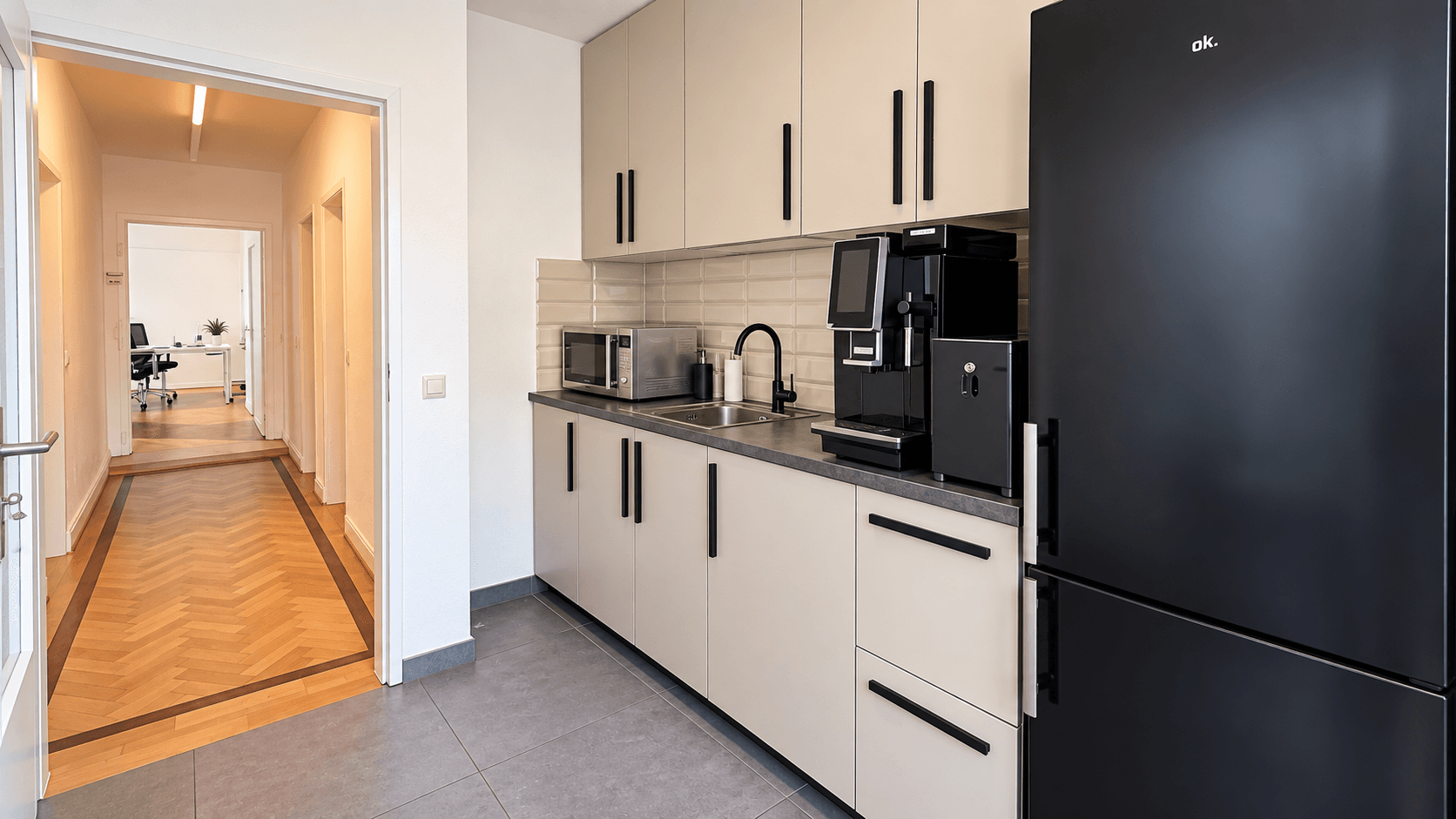 Prenájom kancelárie 395 m², Plockstrasse 12, Düsseldorf, Severné Porýnie - Westfálsko Prenájom kancelárie 395 m², Plockstrasse 12, Düsseldorf, Severné Porýnie - Westfálsko
