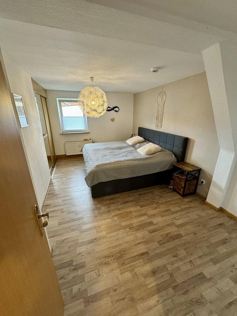 Prenájom bytu 3-izbový 90 m², Lindenstraße 10, Bodenfelde, Dolné Sasko Prenájom bytu 3-izbový 90 m², Lindenstraße 10, Bodenfelde, Dolné Sasko