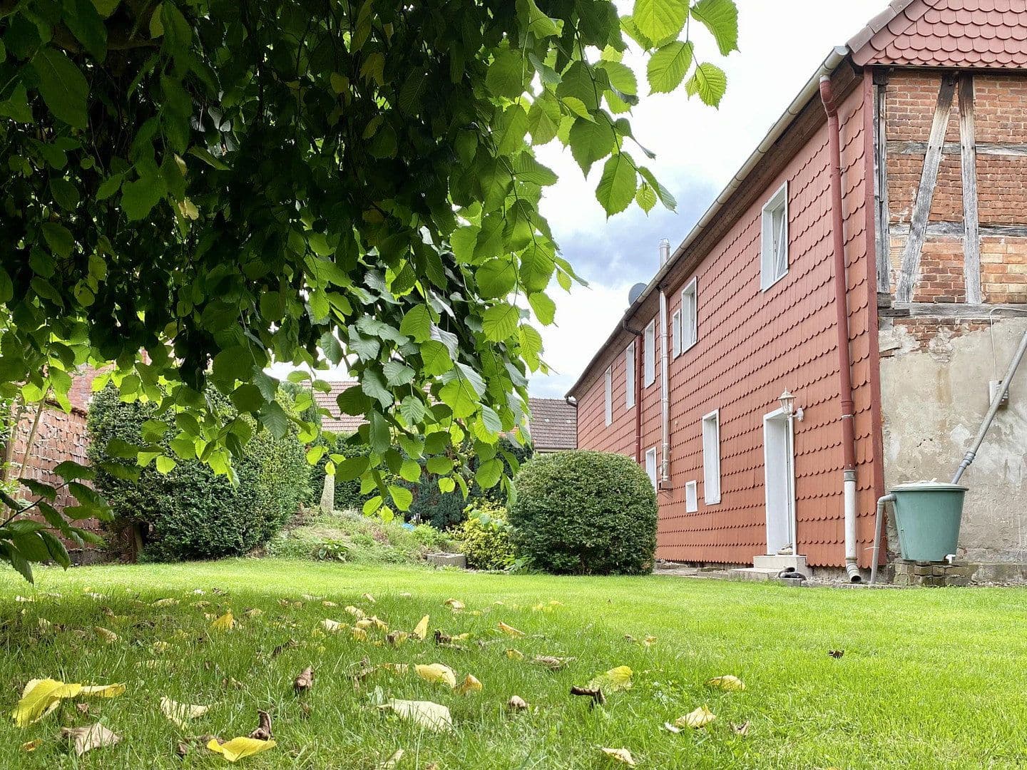 Prenájom bytu 3-izbový 90 m², Lindenstraße 10, Bodenfelde, Dolné Sasko Prenájom bytu 3-izbový 90 m², Lindenstraße 10, Bodenfelde, Dolné Sasko