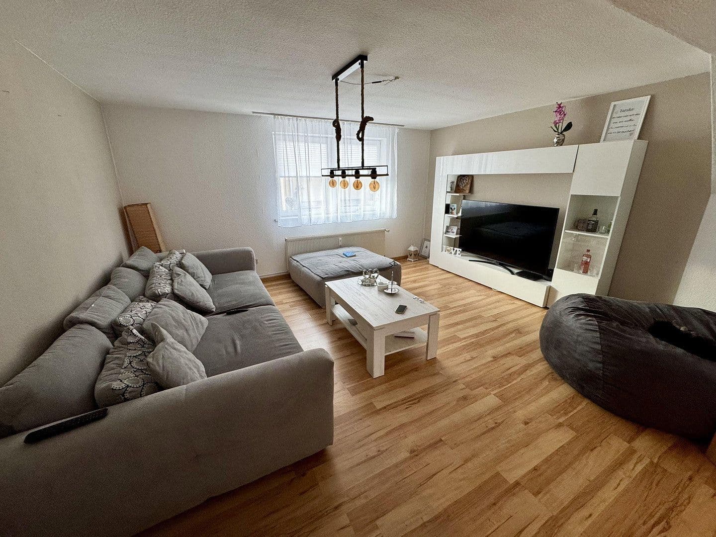 Prenájom bytu 3-izbový 90 m², Lindenstraße 10, Bodenfelde, Dolné Sasko Prenájom bytu 3-izbový 90 m², Lindenstraße 10, Bodenfelde, Dolné Sasko