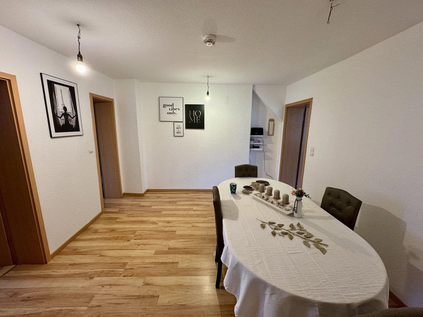 Prenájom bytu 3-izbový 90 m², Lindenstraße 10, Bodenfelde, Dolné Sasko Prenájom bytu 3-izbový 90 m², Lindenstraße 10, Bodenfelde, Dolné Sasko
