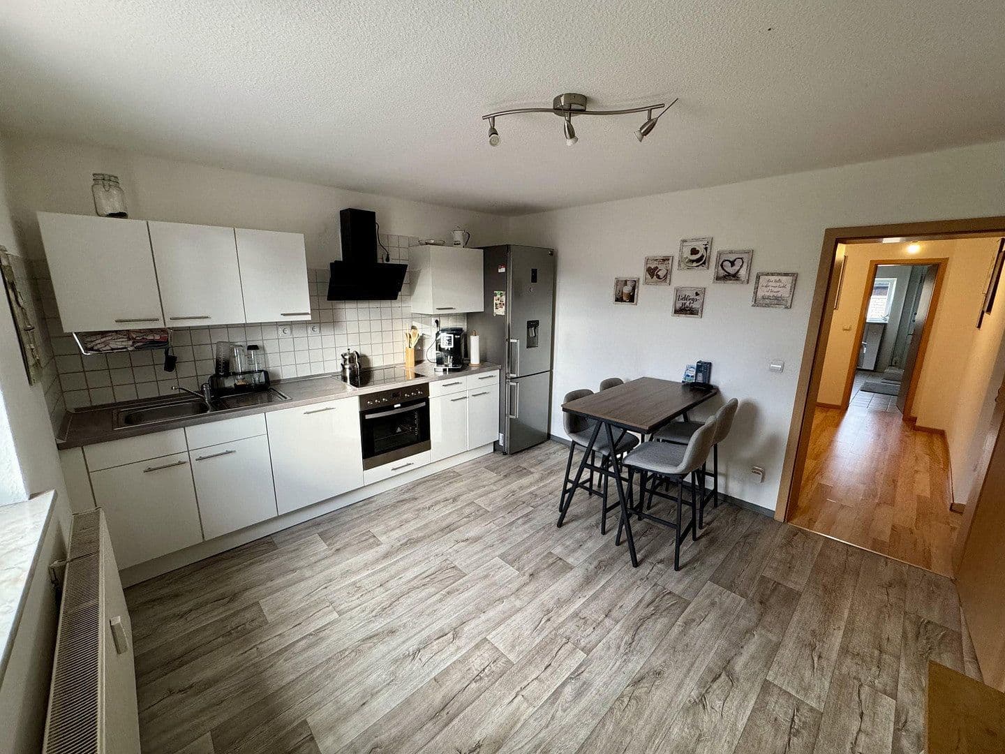 Prenájom bytu 3-izbový 90 m², Lindenstraße 10, Bodenfelde, Dolné Sasko Prenájom bytu 3-izbový 90 m², Lindenstraße 10, Bodenfelde, Dolné Sasko